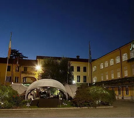 Jet Hotel