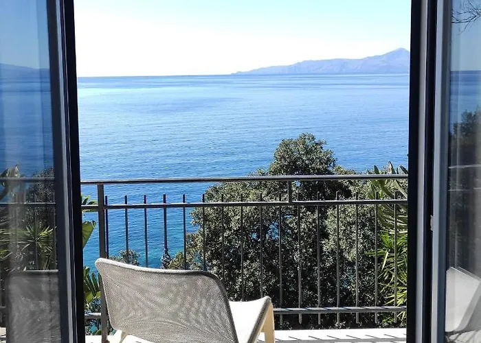 Judia Camere sul mare