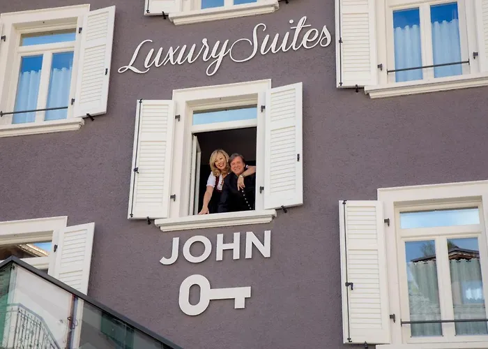 John Luxury Suites