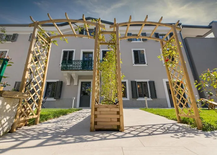 Residence La Torre con private park Trieste