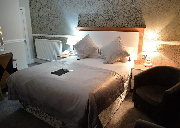 Lauriston & Lawton Court Hotel