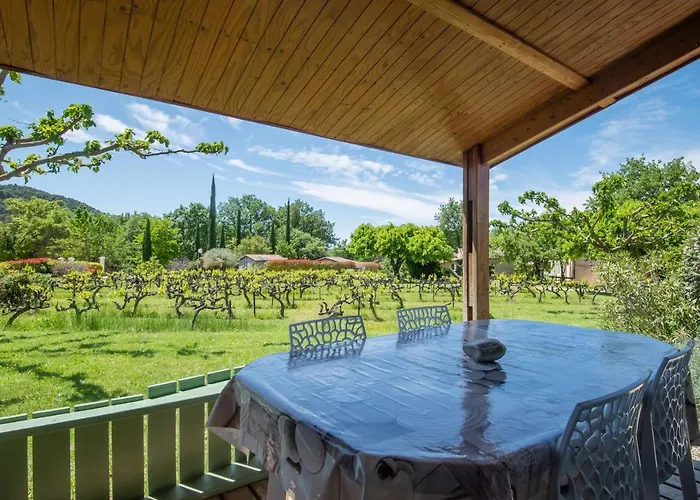 Domaine des Bridoux Village de Gîtes Mirabel-aux-Baronnies