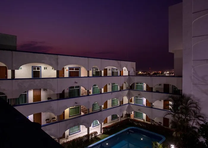 Hotel Arcos Aeropuerto