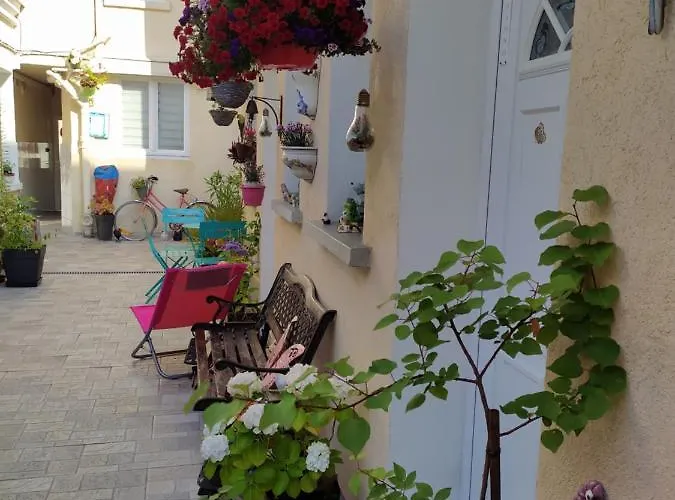 Hotel Les Coquelicots à Montrouge