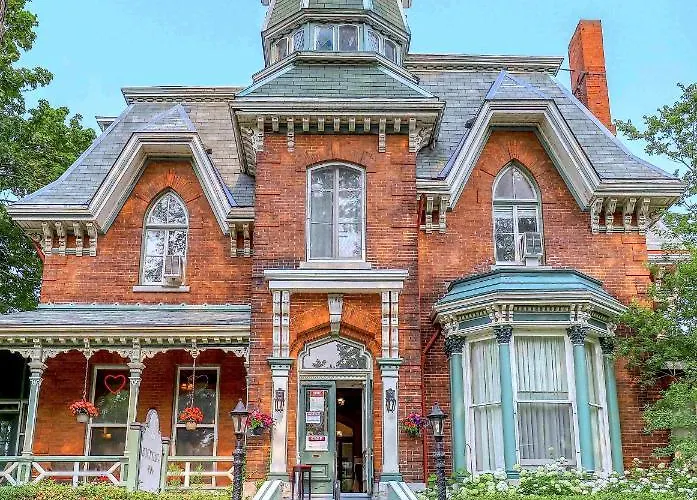 Hochelaga Inn