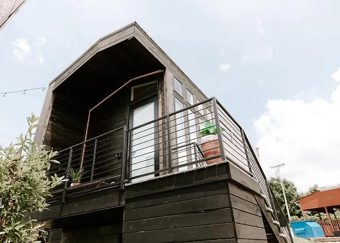 Ironwood Grove, Tiny House Hotel