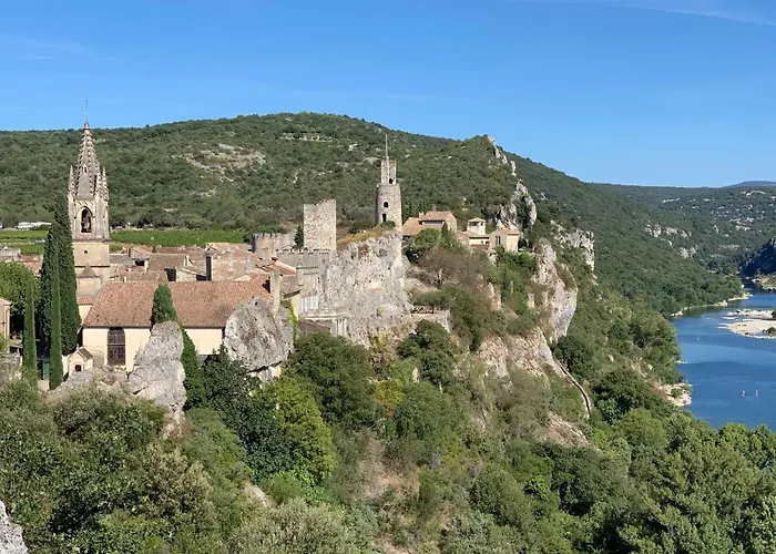 Le Castélas