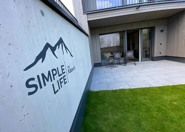Simple Life Apartments