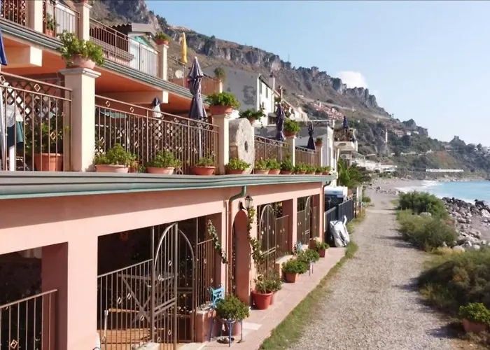 Aparthotel Fondaco Parrino Mare Letojanni