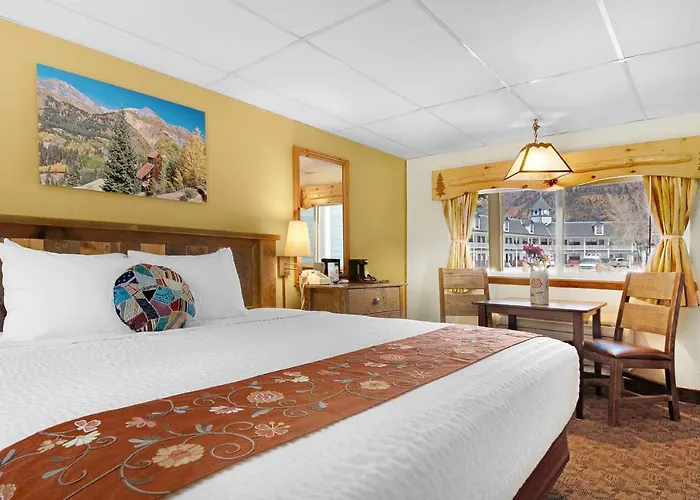 Box Canyon Lodge And Hot Springs