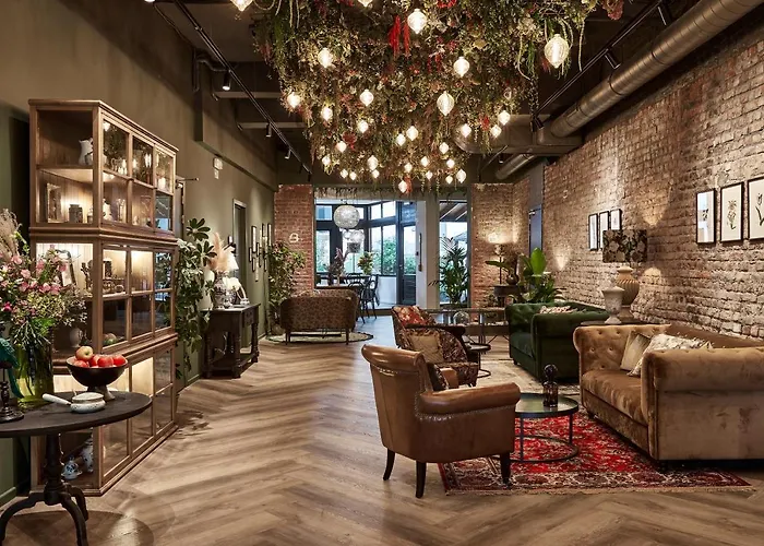 Urban Yard Hotel
