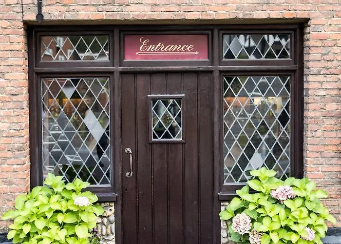 Red Lion Eaton