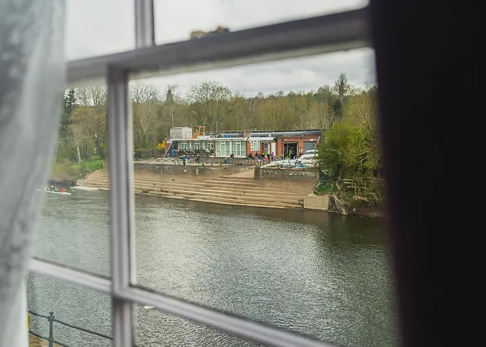 The Mug House Inn