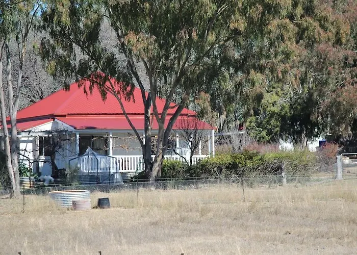 Glenlyon Dam Holiday Cottage & Farmstay