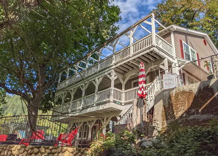 Carriage House Inn