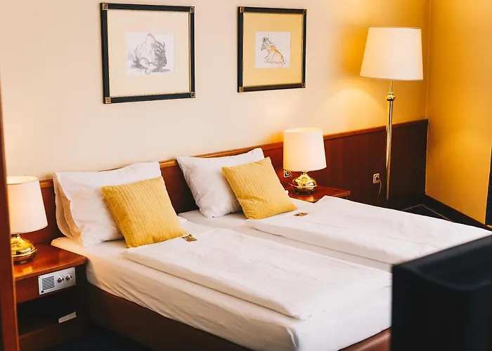 Paul'S Hotel
