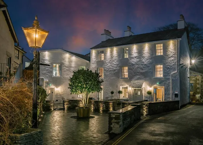 The White House - Off-Site Health Club & Spa 2 Minute Walk Away