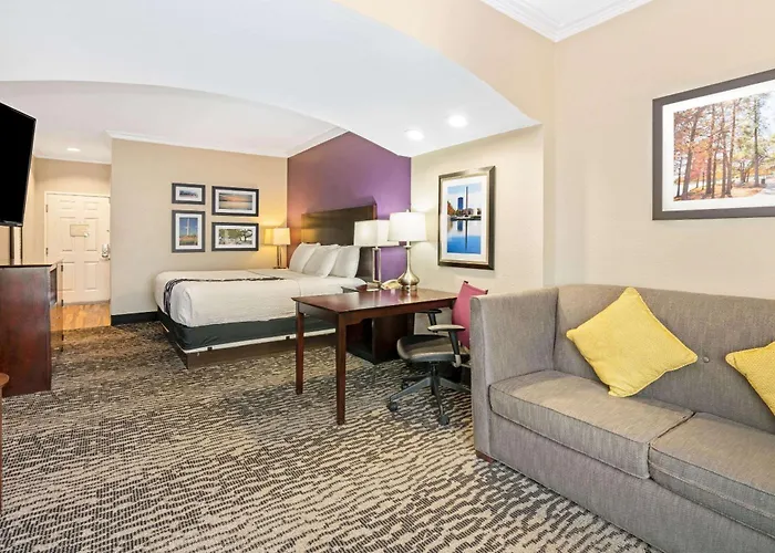 La Quinta By Wyndham Houston - Magnolia