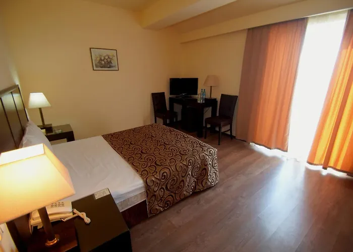 Regineh Hotel