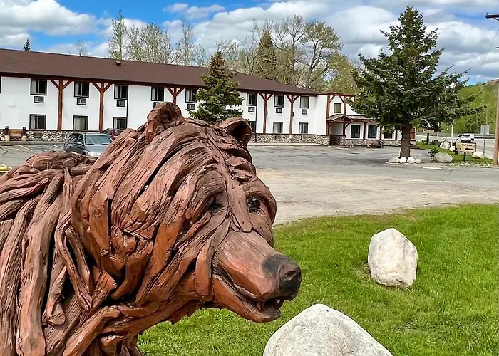 Beartooth Hideaway Inn & Cabins