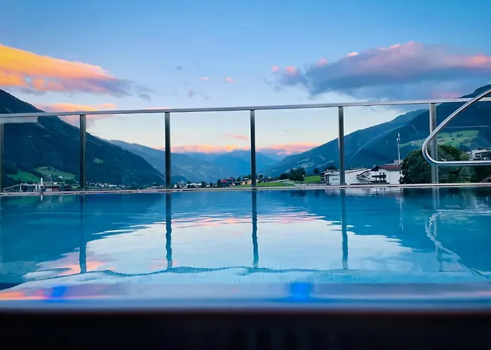 Hotel Malerhaus Fuegen