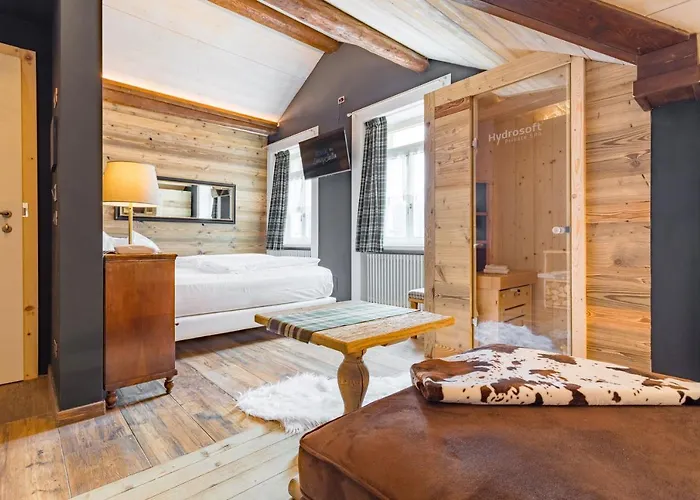 John Luxury Suites
