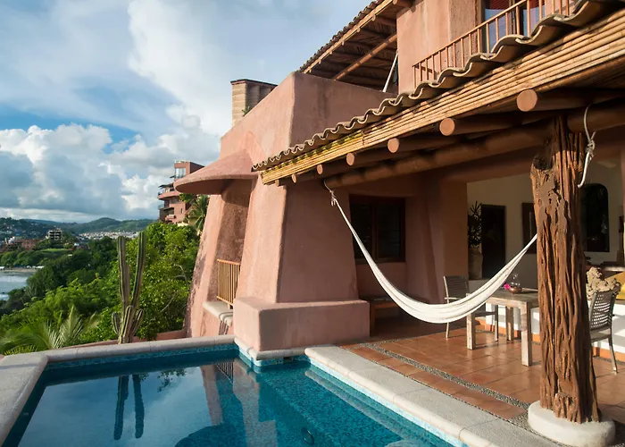 La Casa Que Canta (Adults Only)