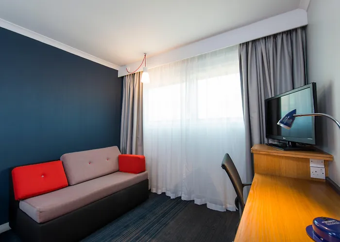 Holiday Inn Express Taunton East By Ihg