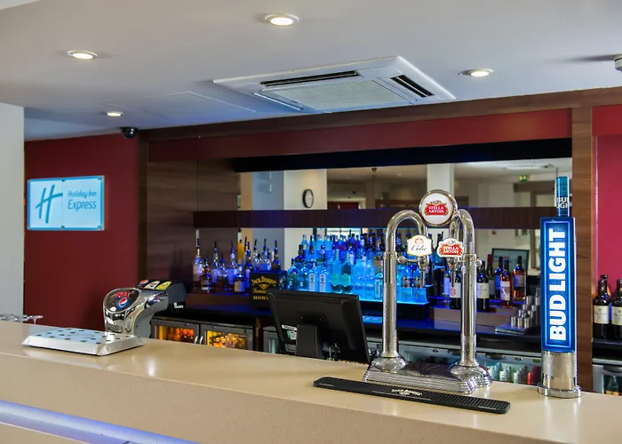 Holiday Inn Express Taunton East By Ihg