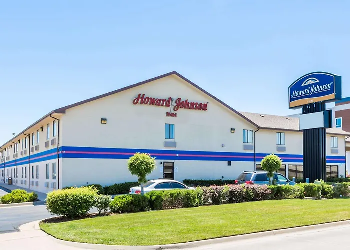 Howard Johnson By Wyndham Wichita Airport