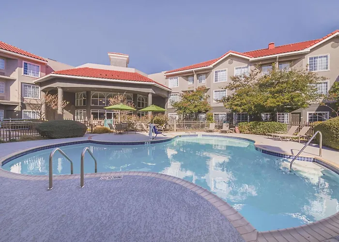 La Quinta Inn & Suites By Wyndham Austin Near The Domain
