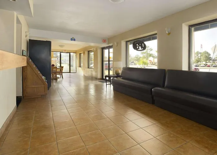 Days Inn By Wyndham Brunswick/St. Simons Area