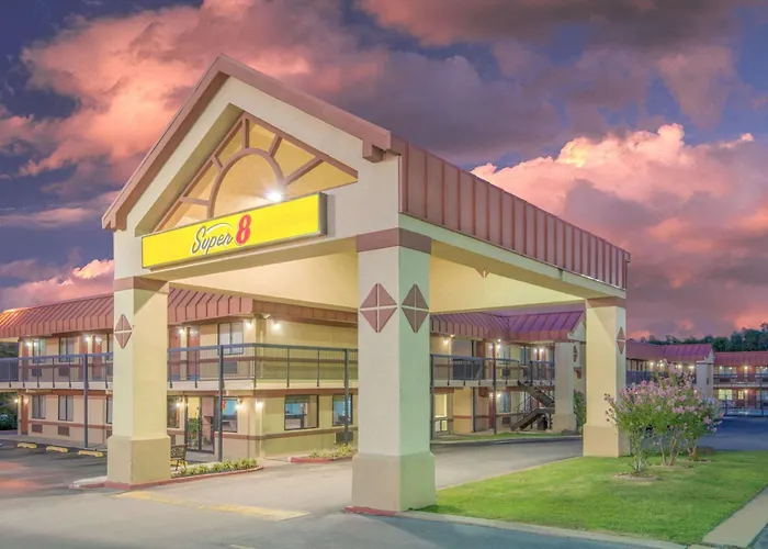 Super 8 By Wyndham Tulsa - Route 66 Hotel