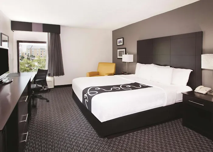 La Quinta Inn & Suites By Wyndham Charleston Riverview
