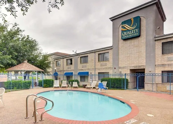 Quality Inn & Suites Grand Prairie South