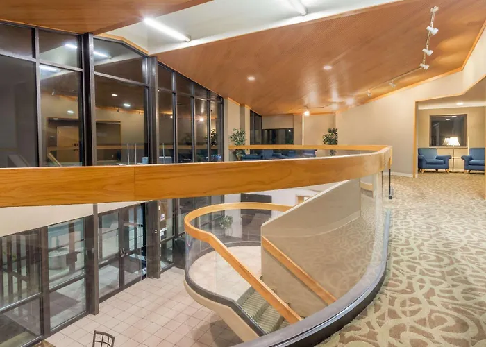 Ramada By Wyndham Columbus North