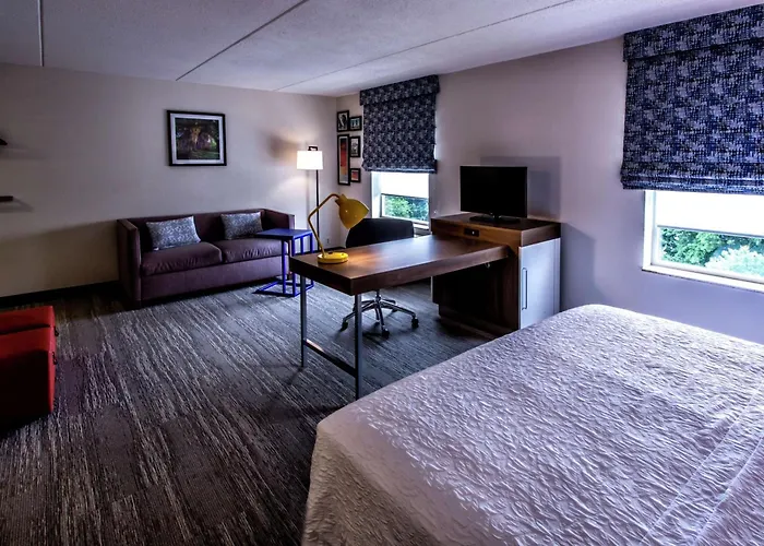 Hampton Inn & Suites Staten Island New York