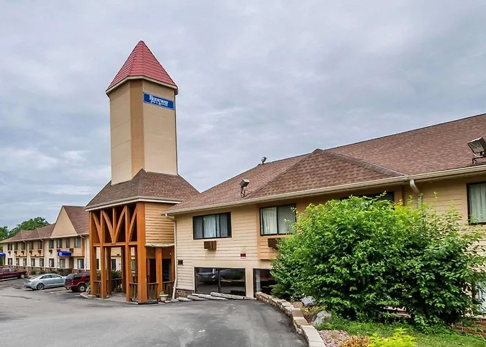 Rodeway Inn & Suites Madison East