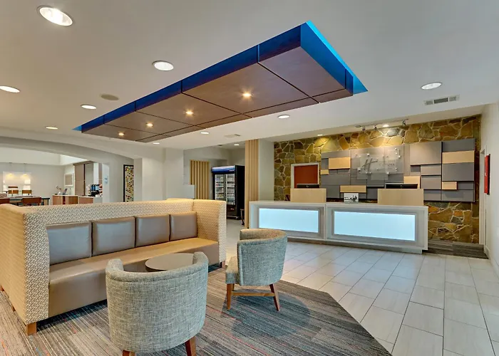 Holiday Inn Express And Suites By Ihg