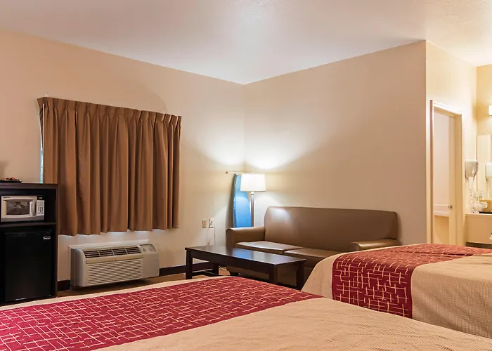 Red Roof Inn & Suites Lake Orion / Auburn Hills