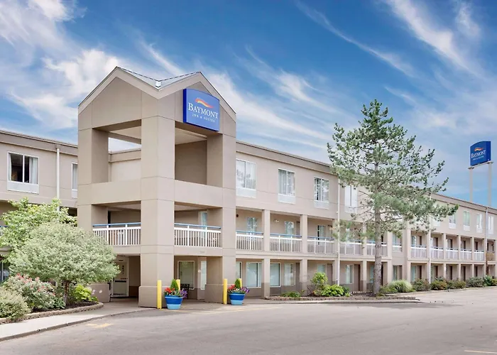 Baymont By Wyndham East