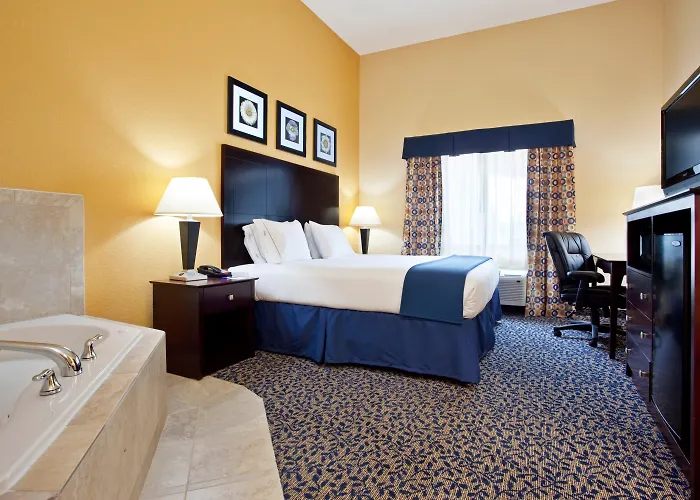 Holiday Inn Express And Suites Akron South-Airport Area By Ihg