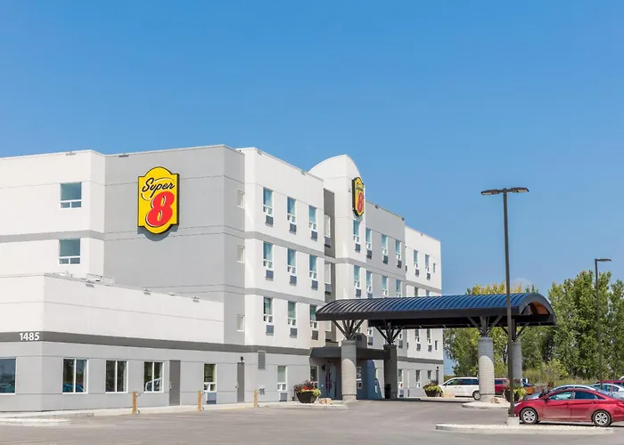 Super 8 By Wyndham East Mb