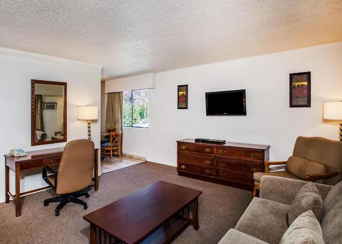 Howard Johnson By Wyndham Victoria