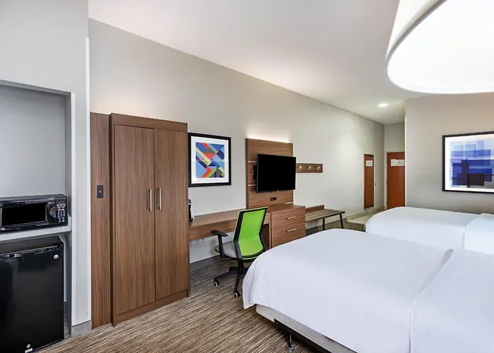 Holiday Inn Express And Suites Pryor By Ihg