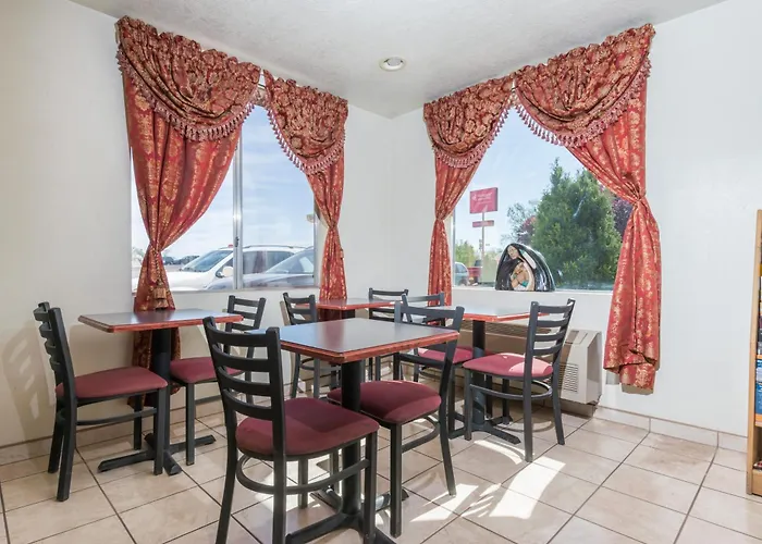 Super 8 By Wyndham Bernalillo
