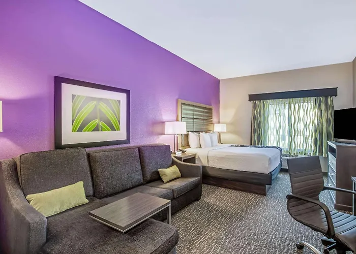 La Quinta By Wyndham Kearney