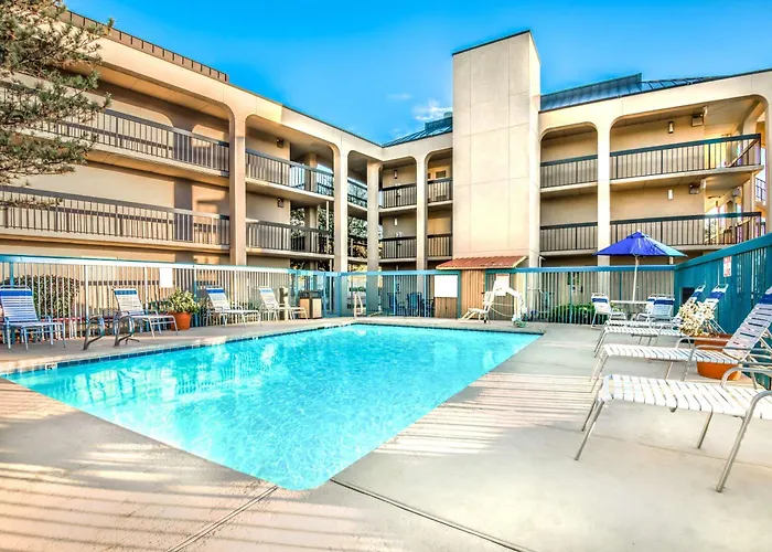 Days Inn & Suites By Wyndham Albuquerque North