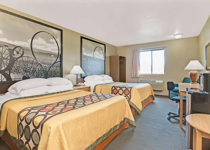 Super 8 By Wyndham Spokane/West
