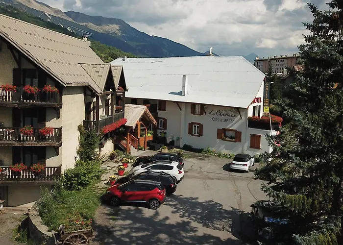Logis Hôtel et Spa Le Christiania La Salle-les-Alpes